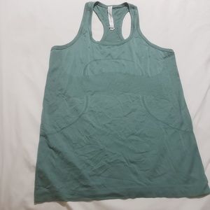 Lululemon tank